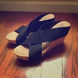 Women’s Black Linen Wedge